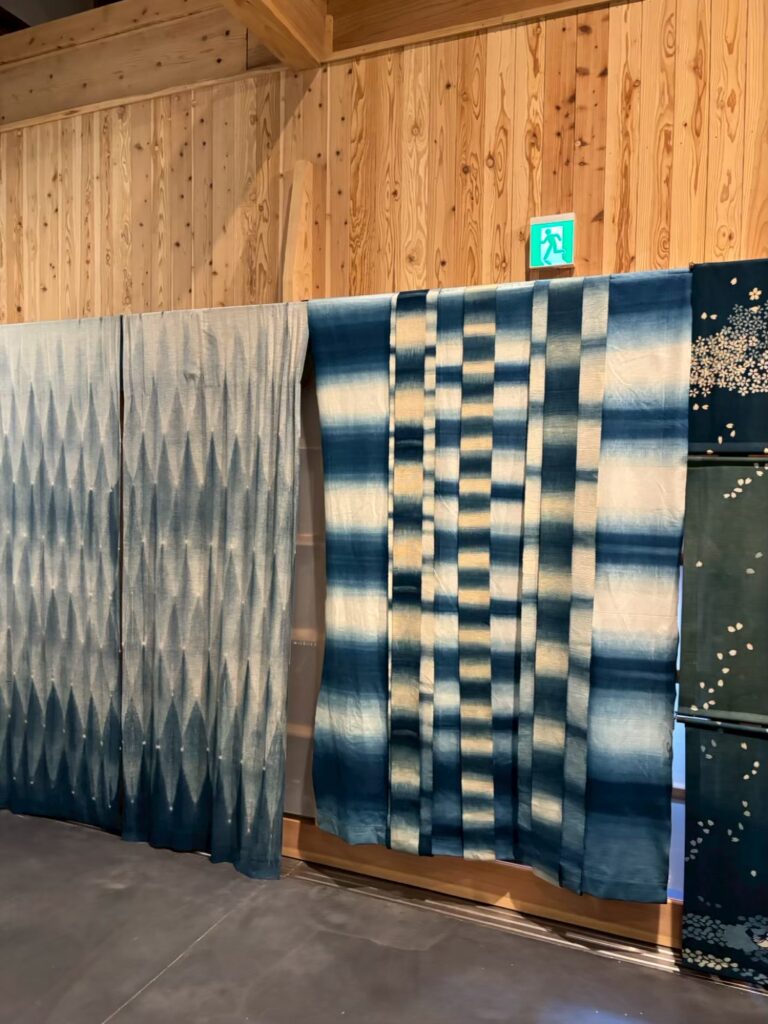 肥後藍染 福永幸夫展の展示風景